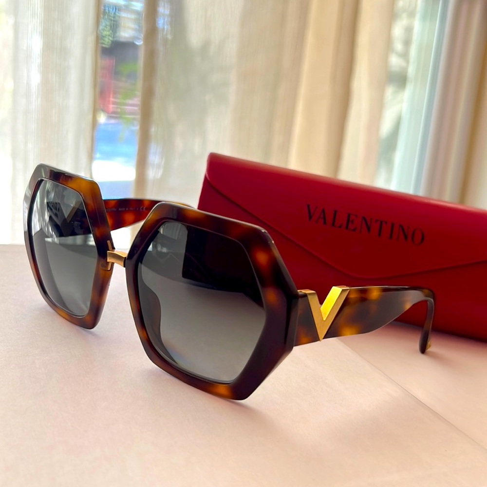 Valentino Sunglasses VA4053 501113 Havana Brown Gradient.